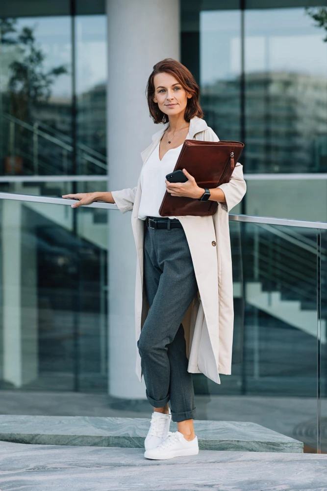 Executive: Modern Professional with Comfort