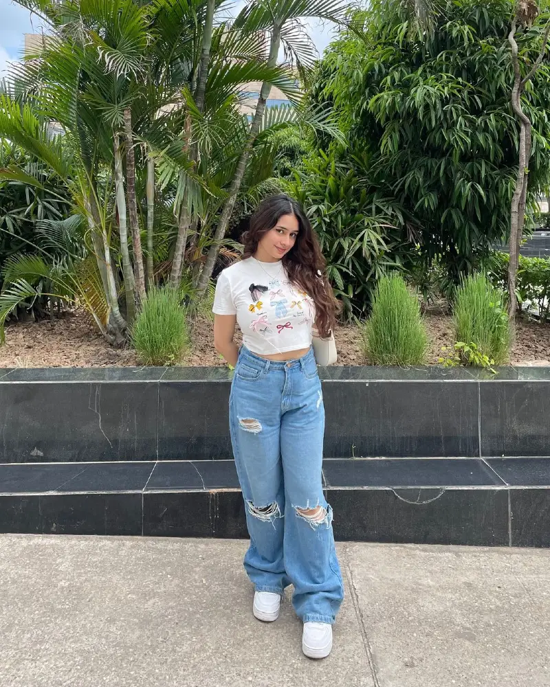 Relaxed Summer Vibes with a Playful Edge