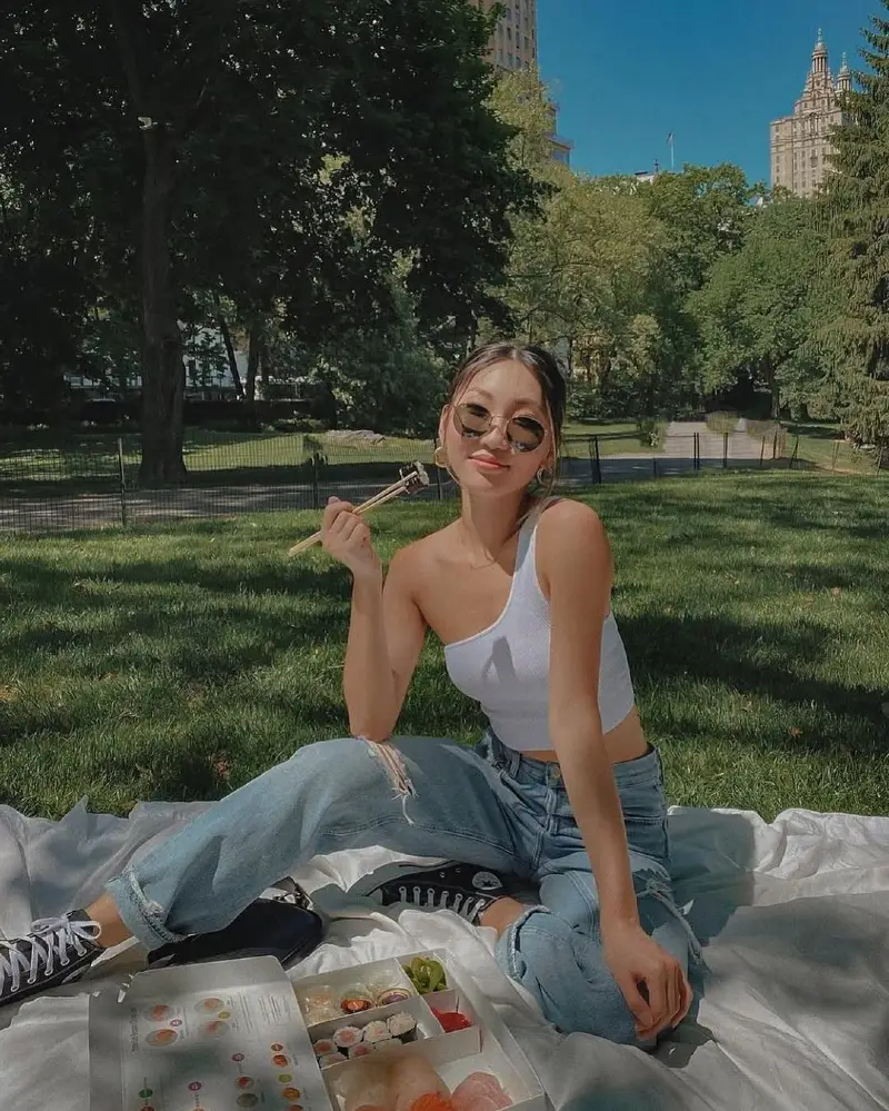 Casual Picnic Minimalism