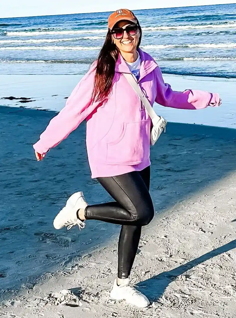 Casual Sporty - Oversized Hoodie with Faux Leather Leggings