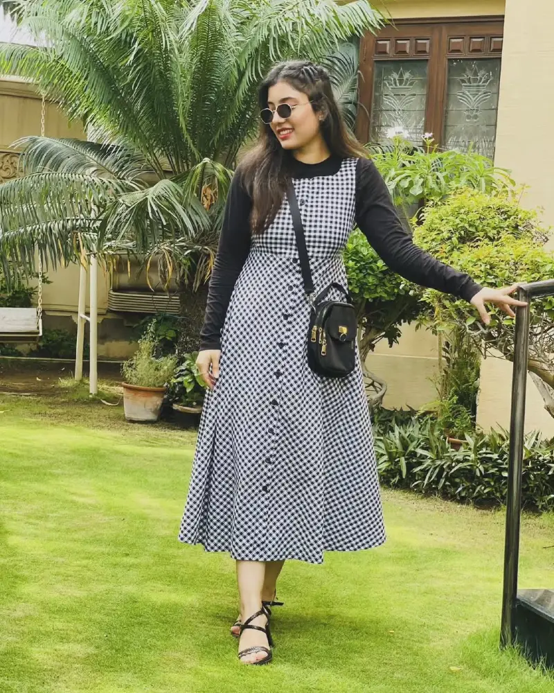 Chic Picnic Gingham Look