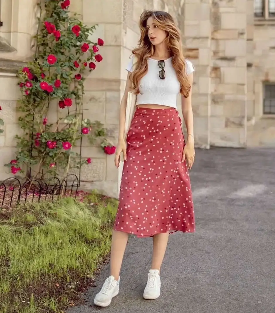 Playful Polka Dots for a Laid-Back Holiday Look