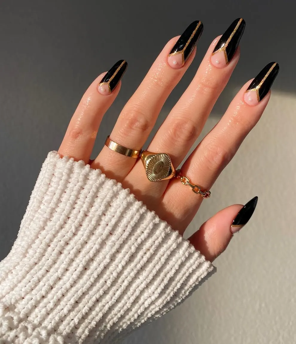 Minimalist Black Nails with a Luxe Gleam