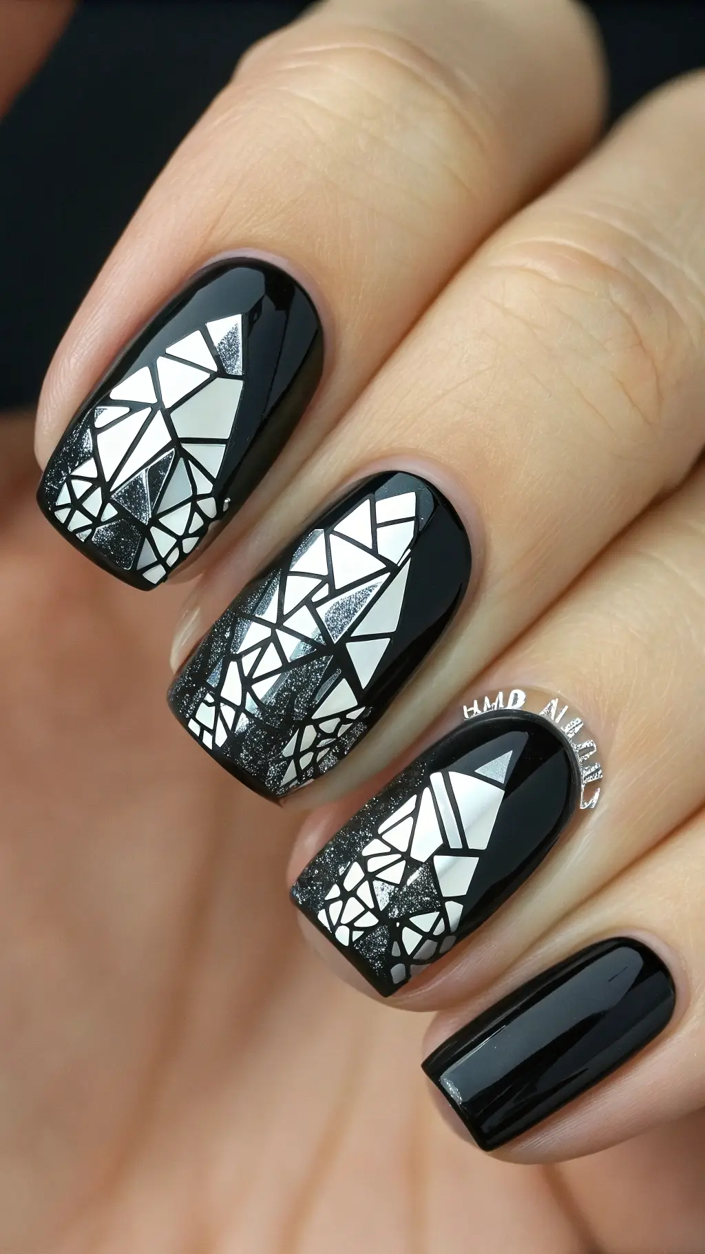 Shattered Glass Black