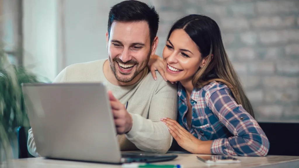 couple using laptop (3)