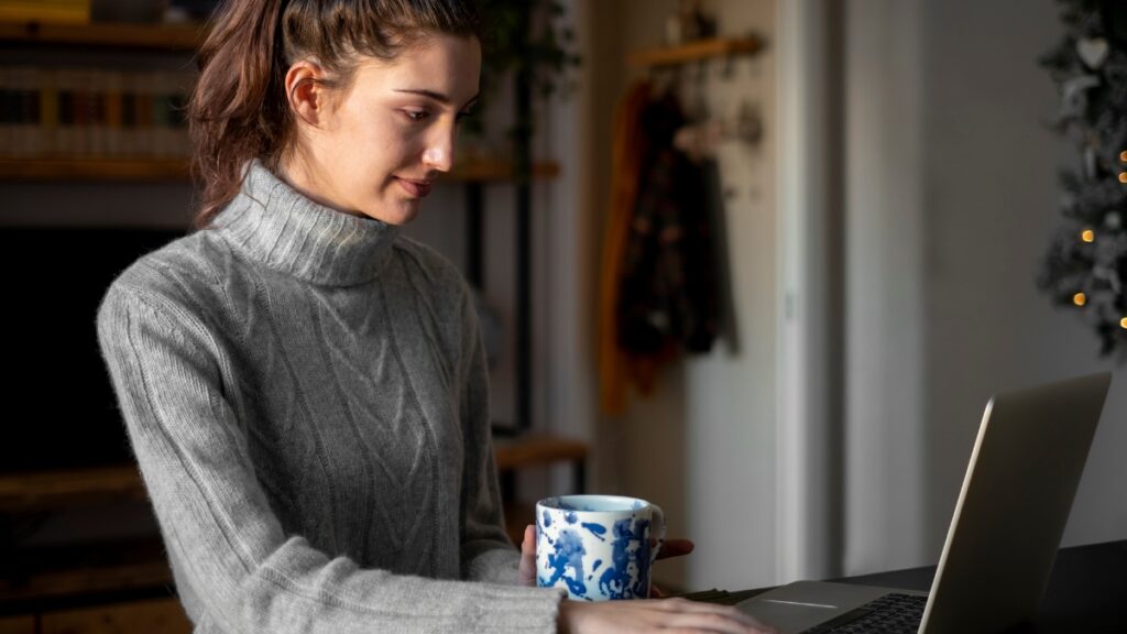 15 Best Winter Side Hustles To Boost Your Income (Make $250 Daily)