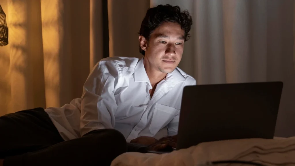 15 Insanely Profitable Side Hustles That Smart Stay-at-Home DADS Are Using to Build Wealth While Others Sleep!