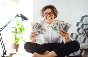 25 Side Hustles For Introverts in 2025 (Personal Experience!)