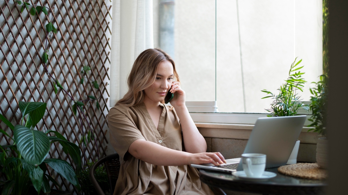 25 Side Hustles For Introverts in 2025 (Personal Experience!)