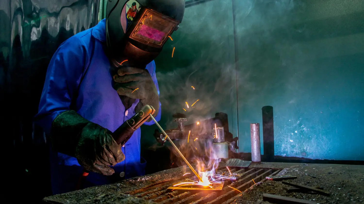 Hot-tap master welders