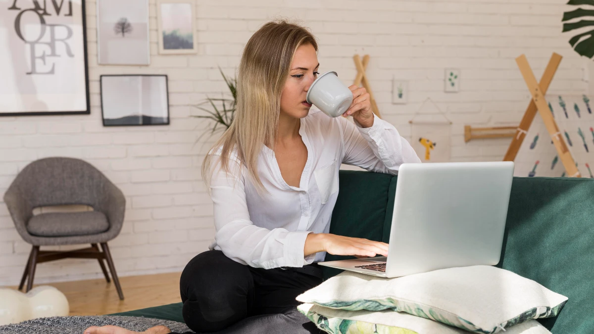 The Best Side Hustles for 2025: 15 Ways to Make an Extra $1,000 a Month