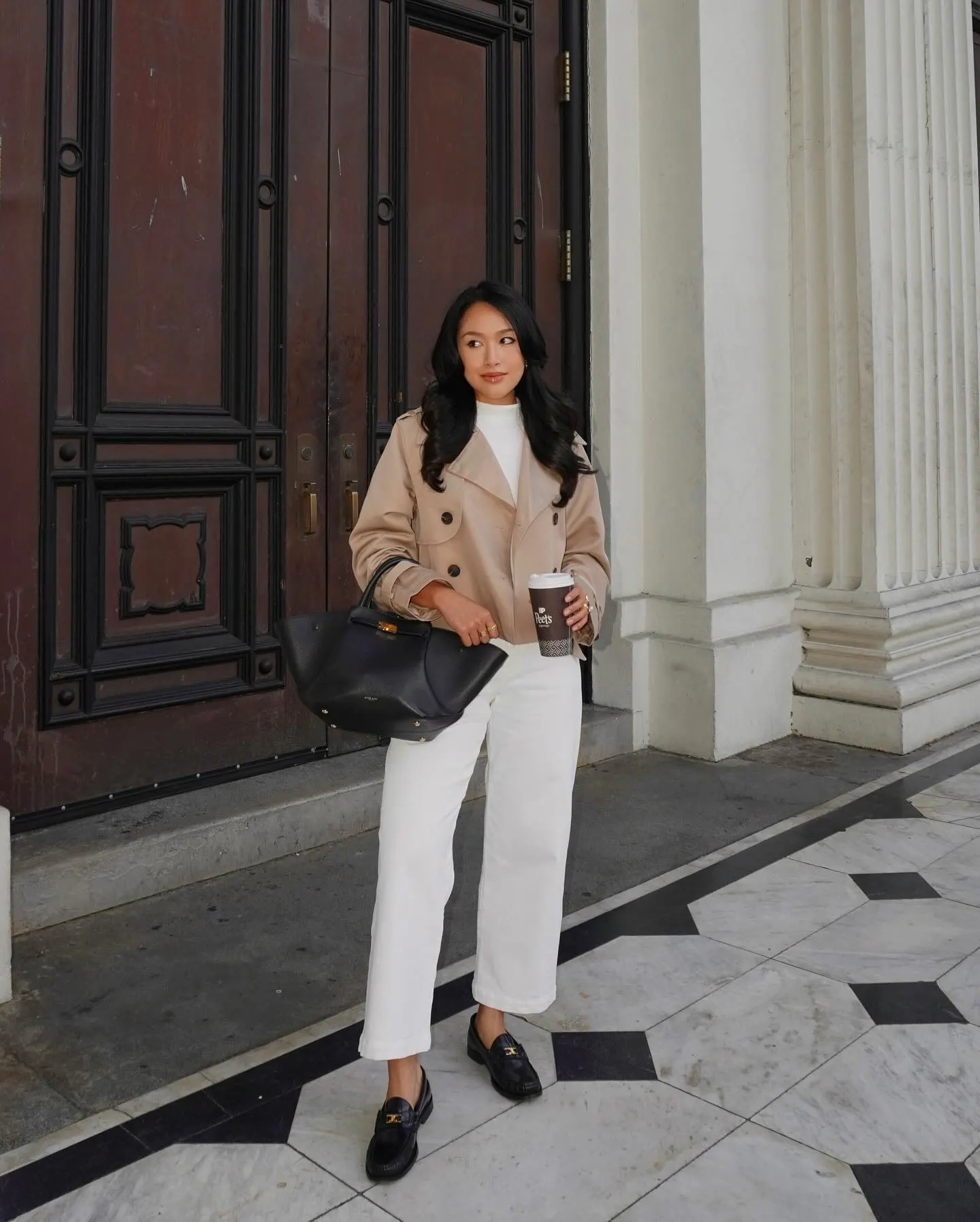 Cropped Trench Coat With White Layers Creates a Clean Fall Look